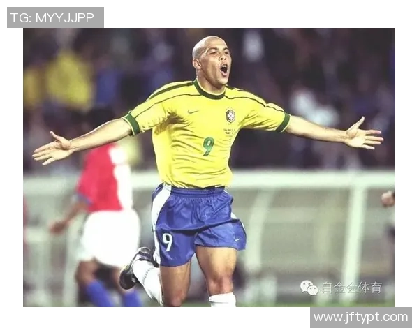 足球传奇大罗纳尔多精彩瞬间回顾与经典图片分享